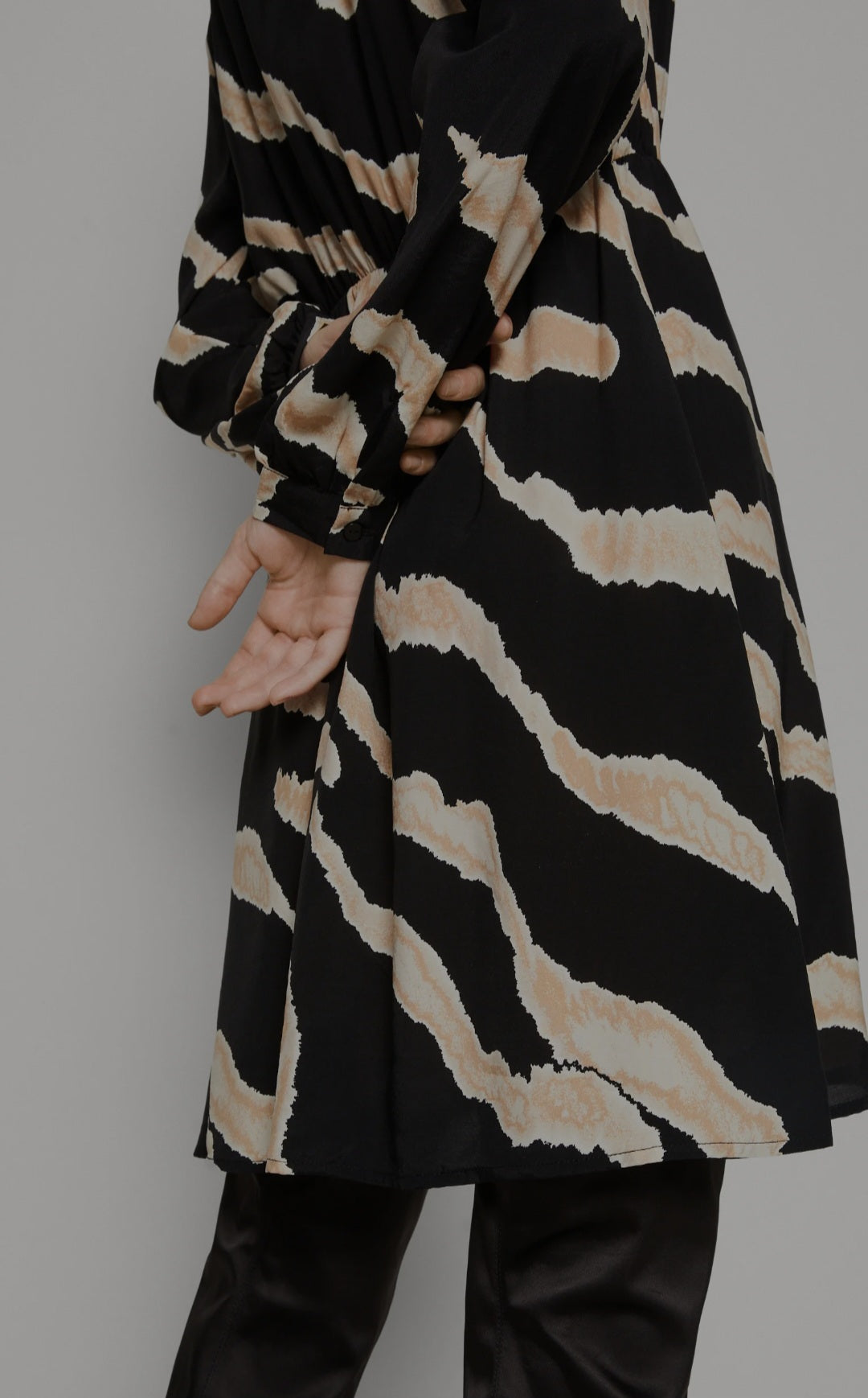 Rochie cu decolteu în V, scurtă Vero Moda pentru femei