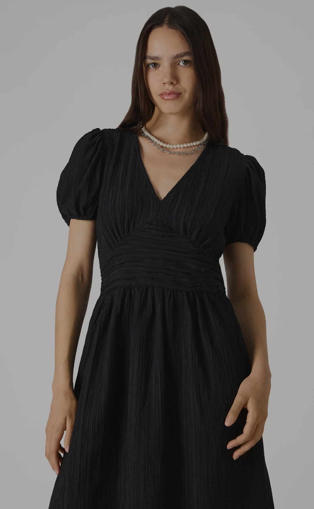 Rochie cu decolteu în V, cu mâneci scurte, scurtă Vero Moda pentru femei