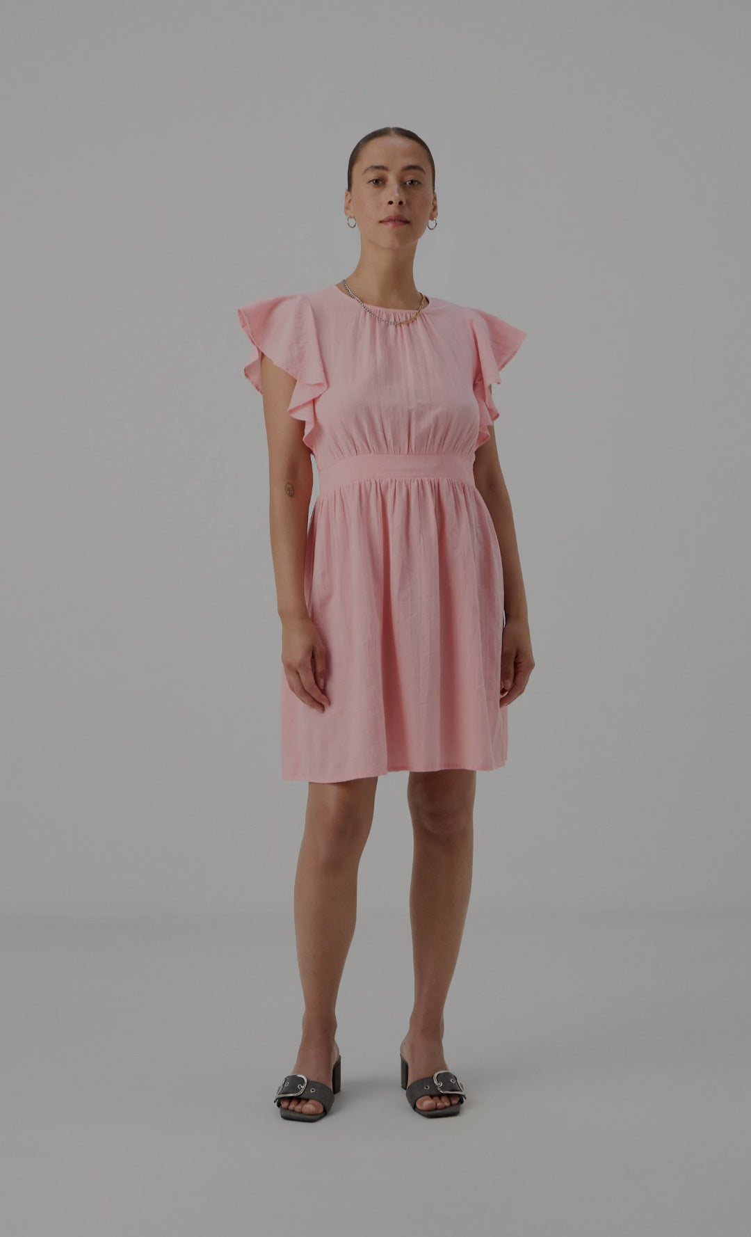 Rochie cu mâneci scurte tip capă Vero Moda pentru femei